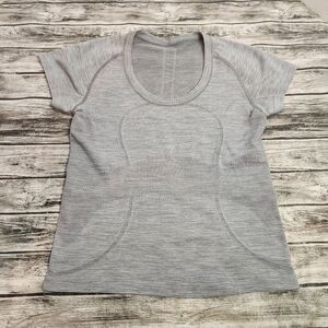 Women’s Lululemon Swifty Short Sleeve Top in Light Gray